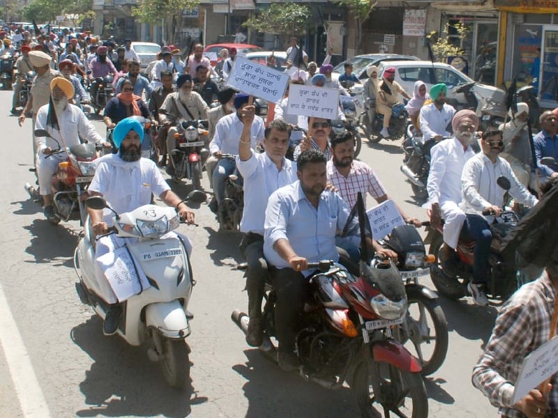 protest, protest against solid waste management in bhatinda, march against garbage in bhatinda