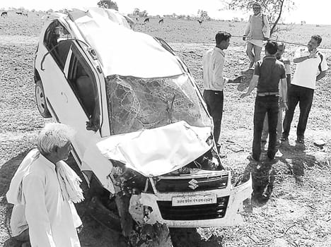 Accidents killed, six injured