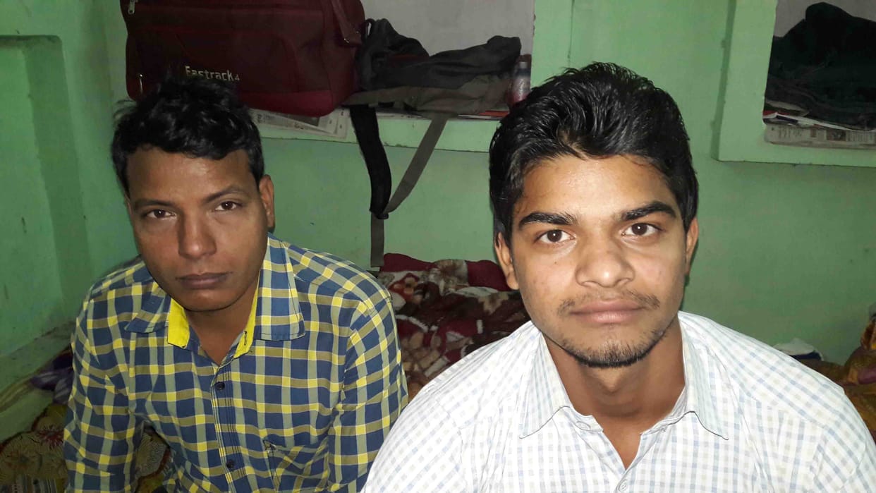 Cashier Manager courage shown by, the robber fled