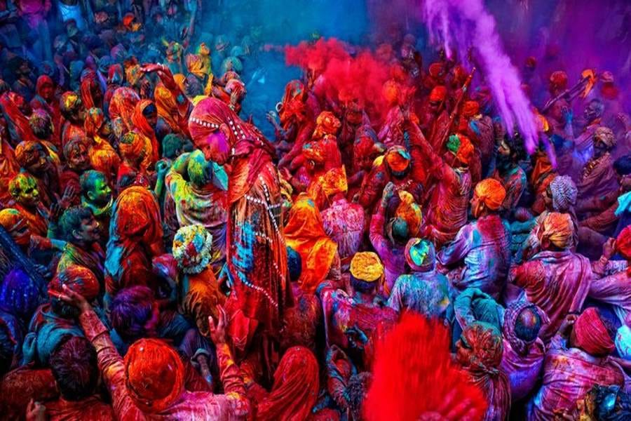 people of purvanchal make holi in his style in faridabad