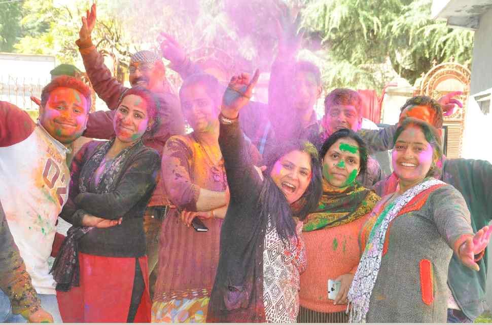holi festival celebarted in kullu