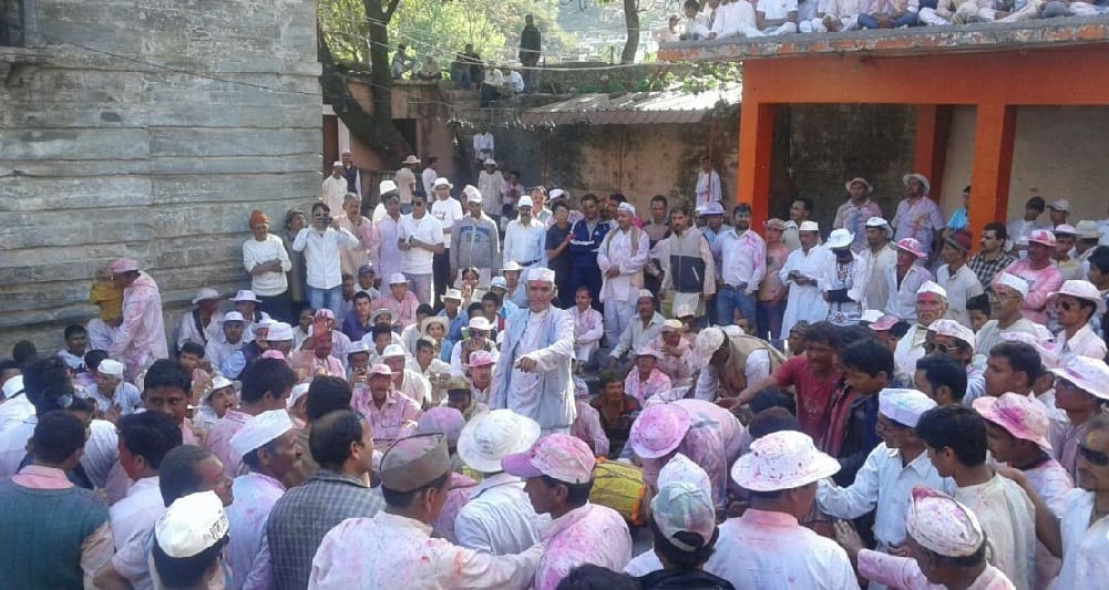 Arises holyarom of raila in other temples, including baganatha on the occasion of chaturdasi