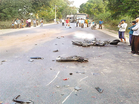 Trampled on by the student and two trucks in Unnao
