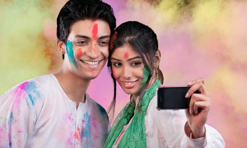 mobile tips and tricks to save from holi colours