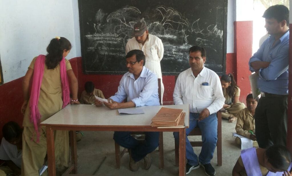 Six observers arrived in schools