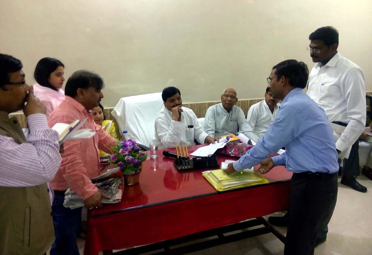  kalyaanakaaree yojana ko samay se poora karane ke nirdesh