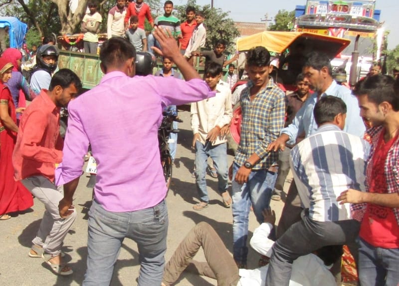 Power cuts anger descended on passers