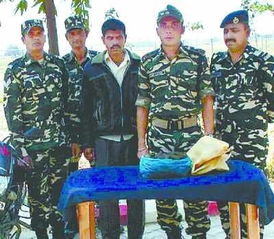 smuggler arrested with smack 