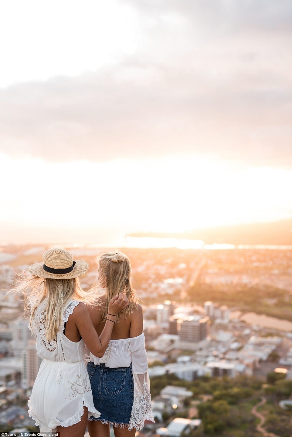 plan a trip to horsley hills for get together with friends summer 2019