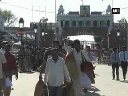 86 Indian fishermen freed by Pakistan return home