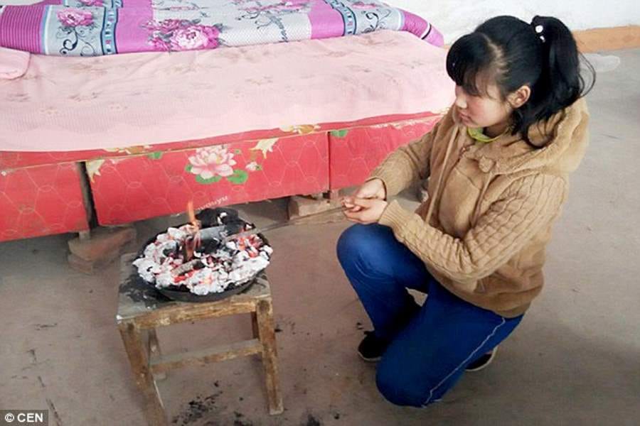 woman who scorches her body with burning iron