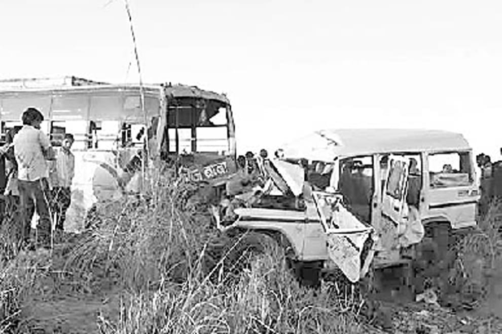 Six killed in Bolero-Bus collision in Mathura