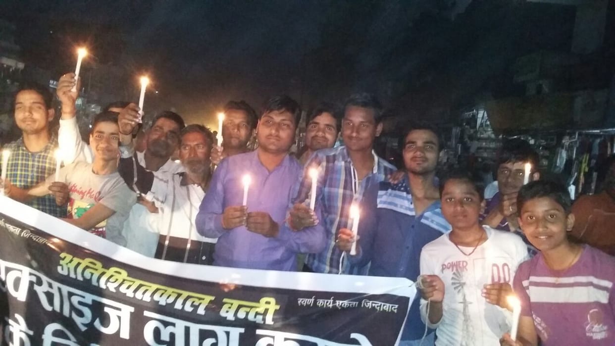 jewellers march with candles
