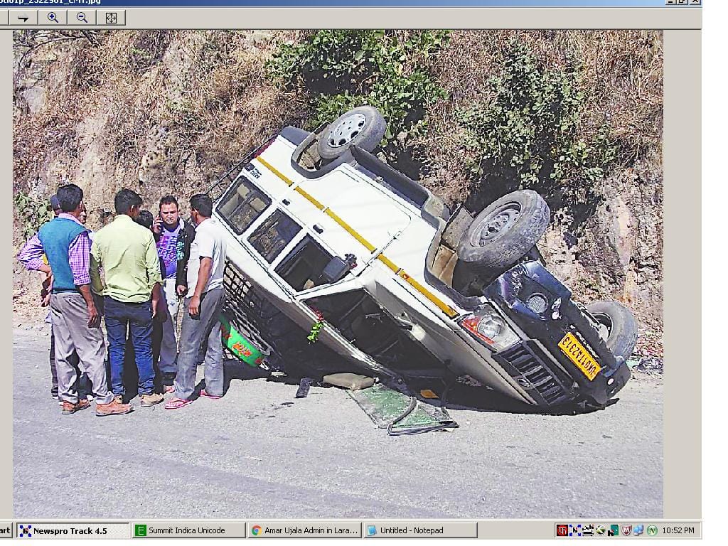Two people were killed , including women in accident