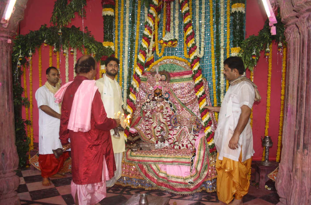 Holi 2016 Dol Mahotsav in Mathura