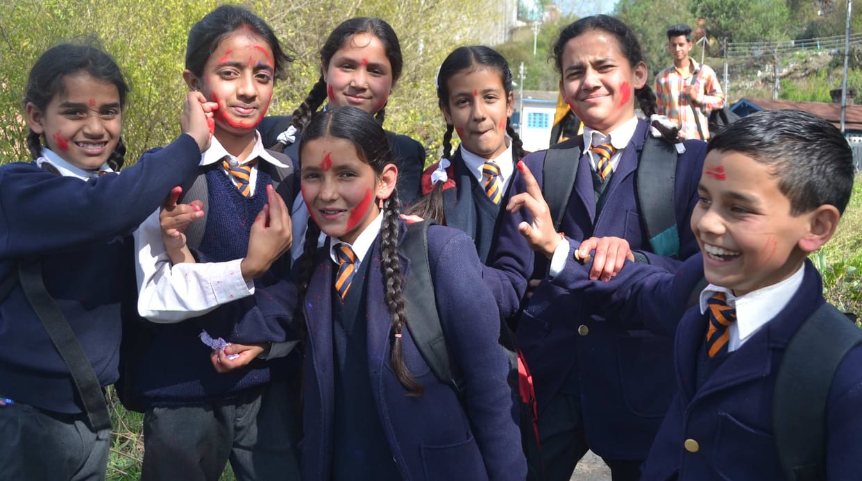 holi celebrated in solan school