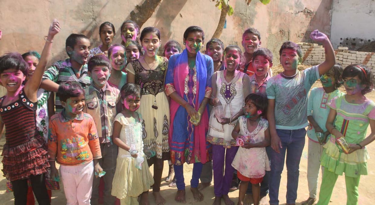 holi begins