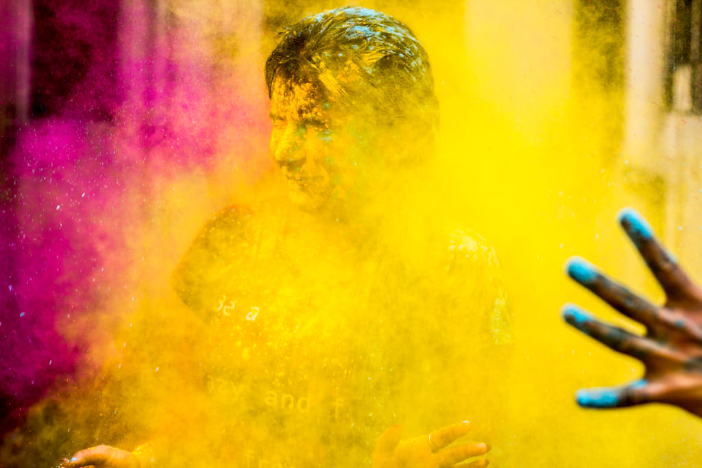 astrology holi colour 