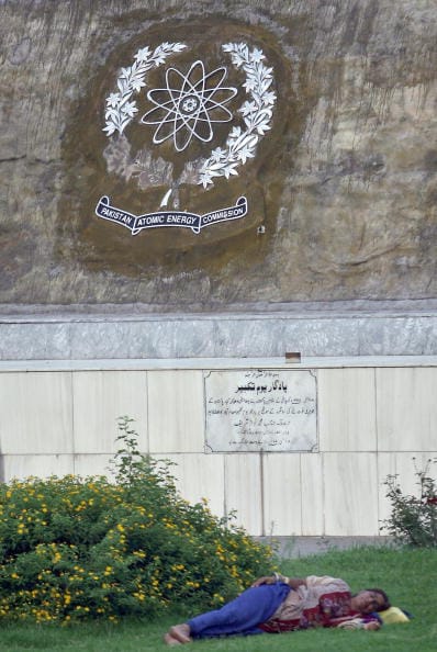 Pak militants may be in possession of nuclear weapons