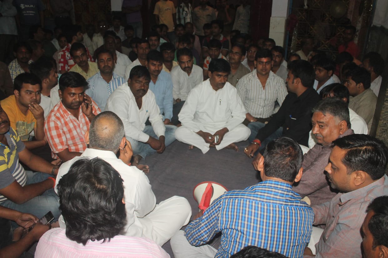 Bullion traders kept close shops