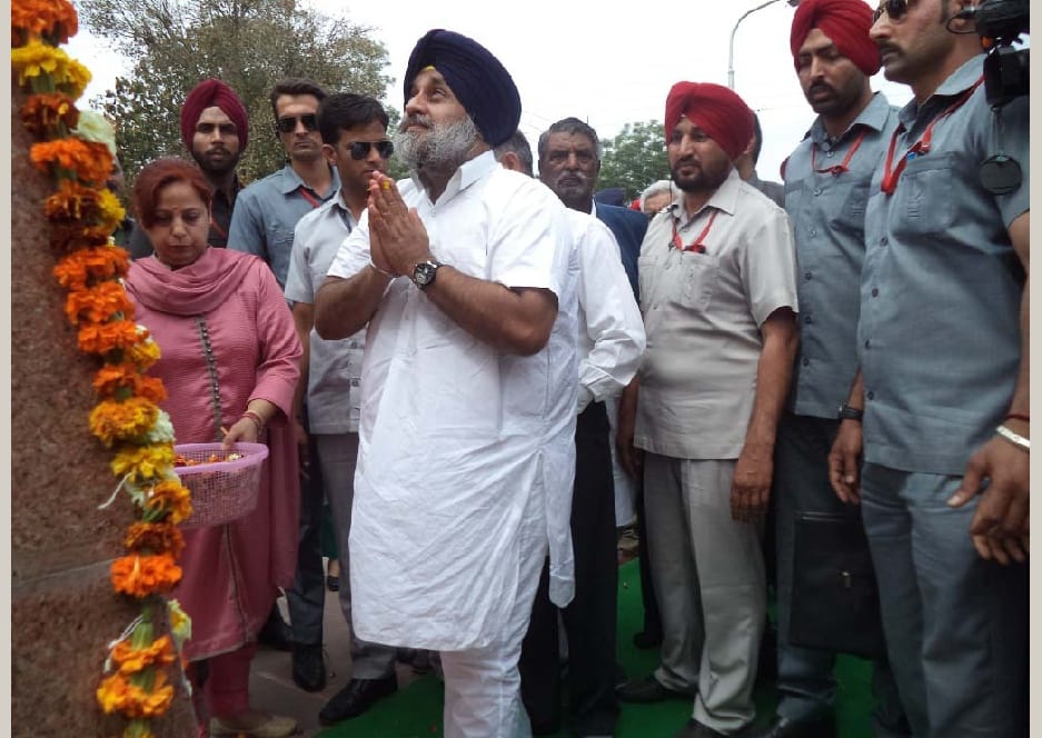 shaheed bhagat singh, sukhbir badal, arvind kejriwal, akali dal, aam aadmi party, punjab