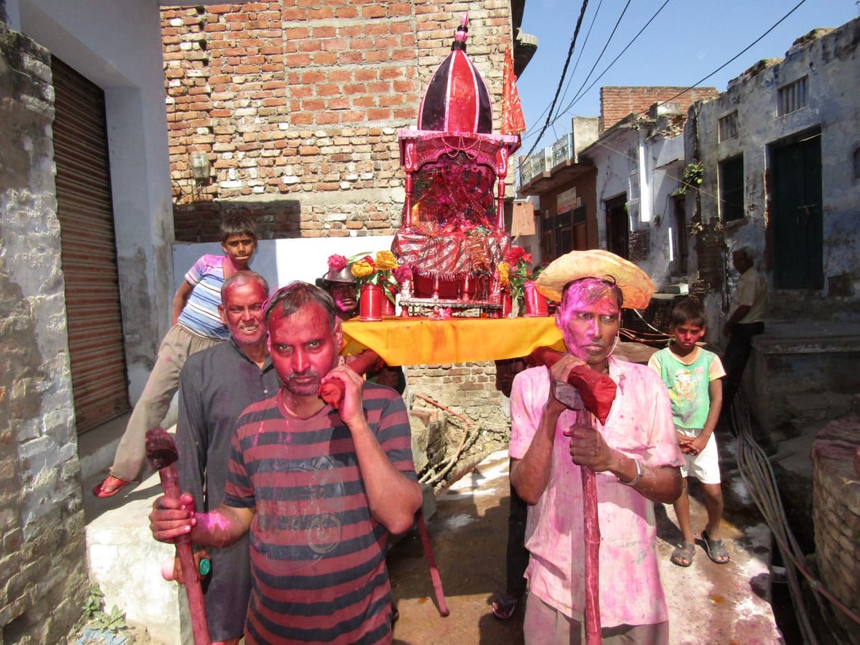 geet aur phaag par lagae thumake