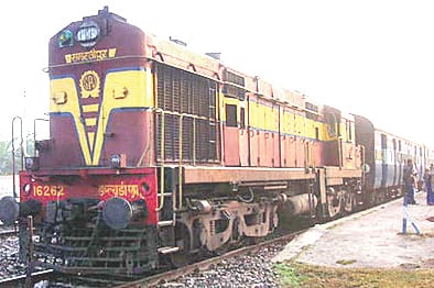 15 Wheels of trains at the station panel failed paused Hapur