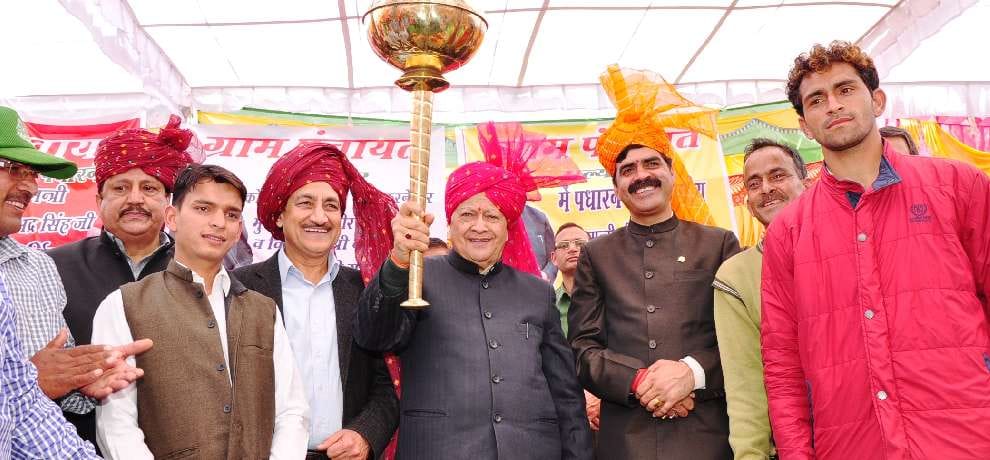 cm virbhadra singh on a visit to bilaspur