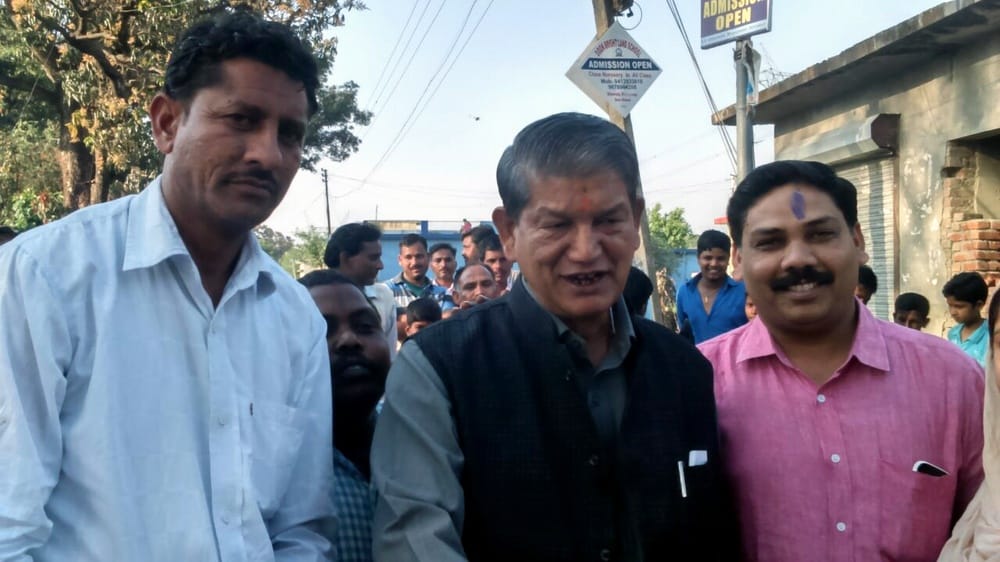 cm offer holi pujan in rishikesh 