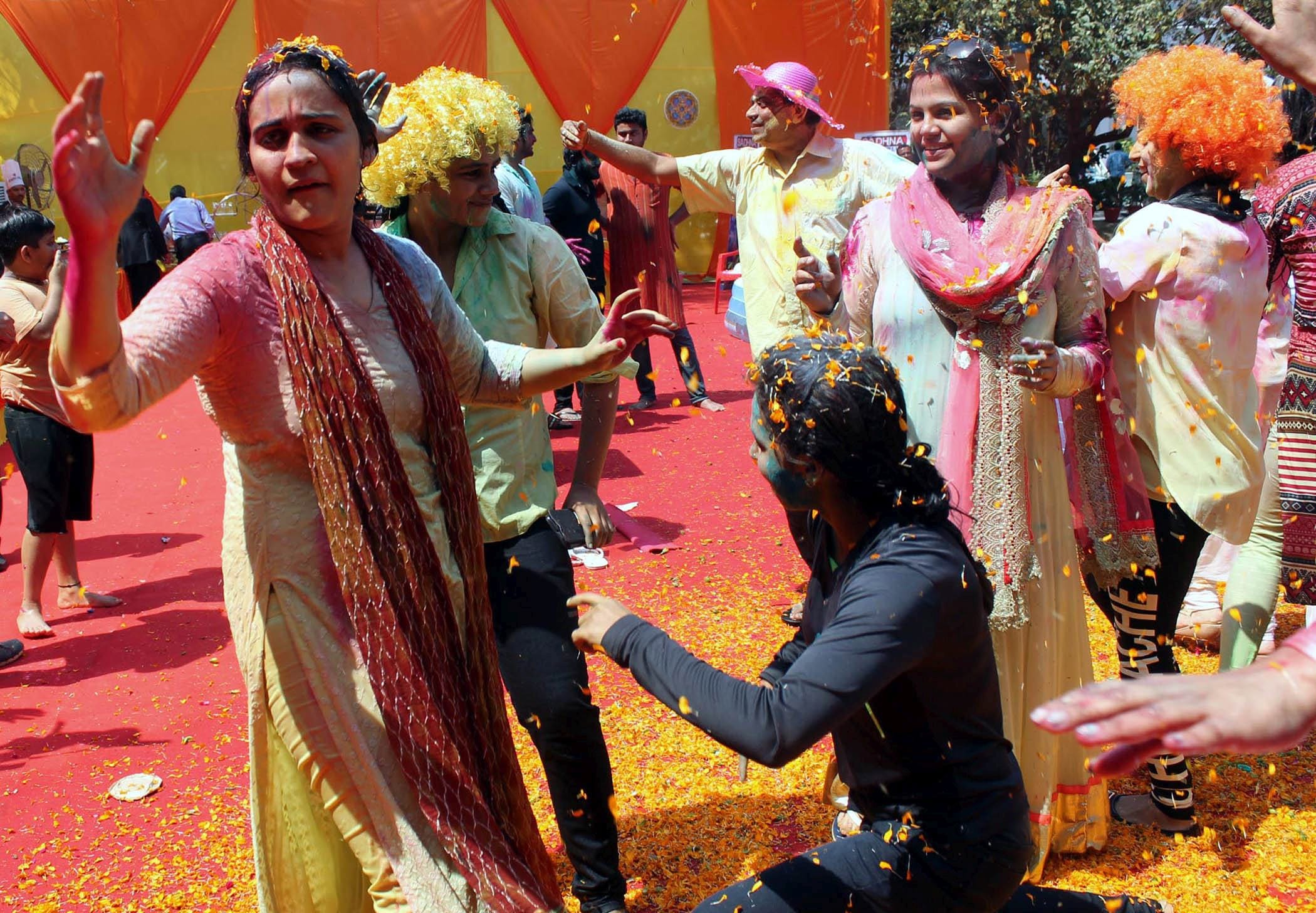 Holi celebration in Mulayam home.