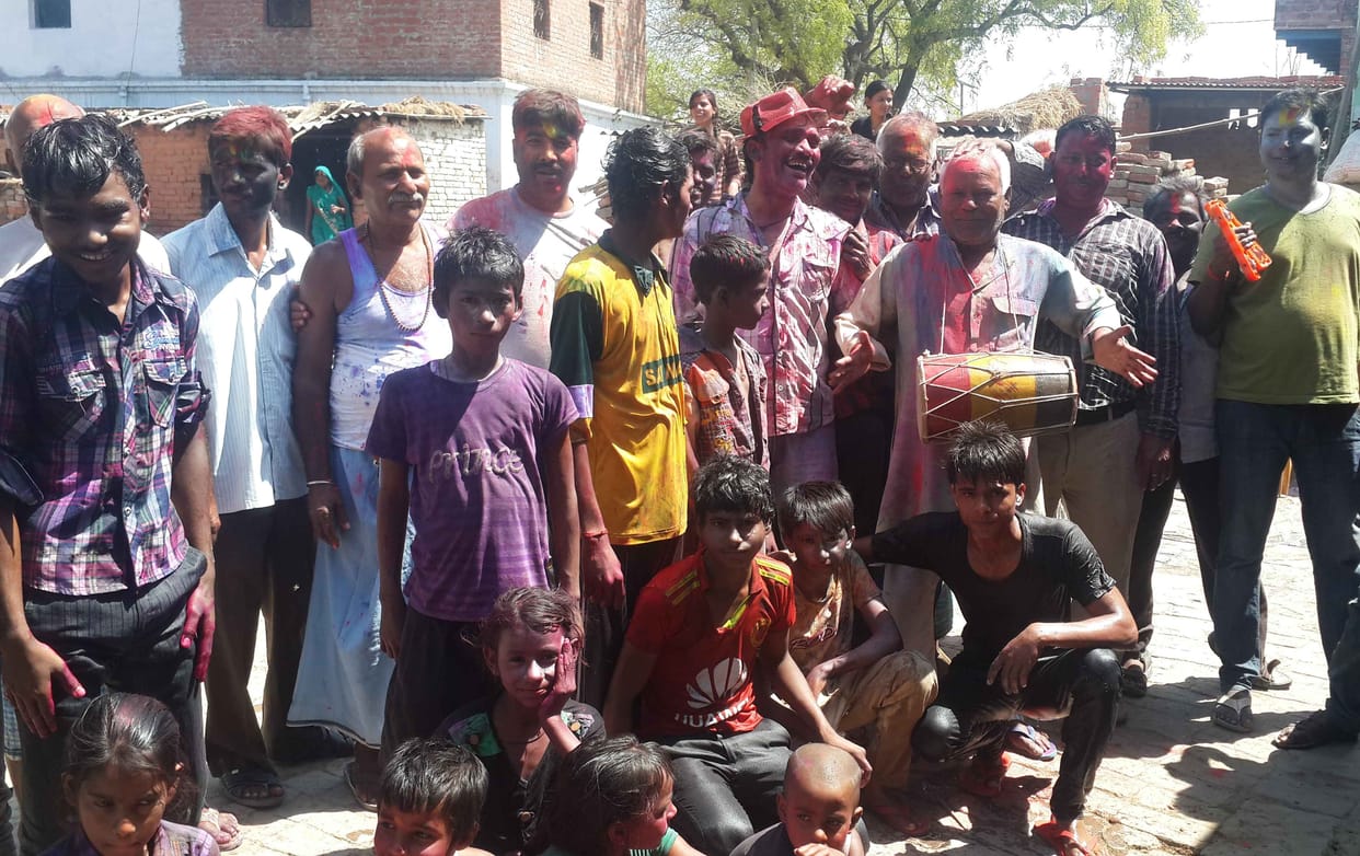 Holi colors until the child was old wet