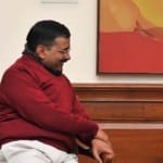 kejriwal again attacks on modi degree says people must know how qualified the pm is