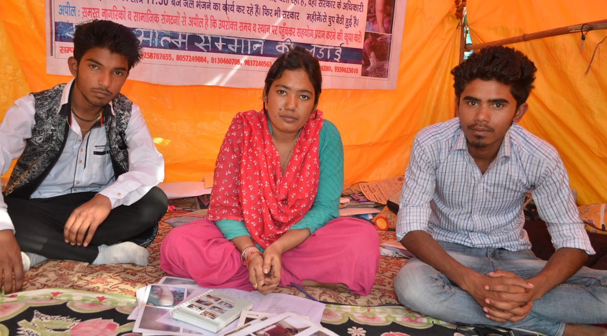 after mother daughter start hunger strike.
