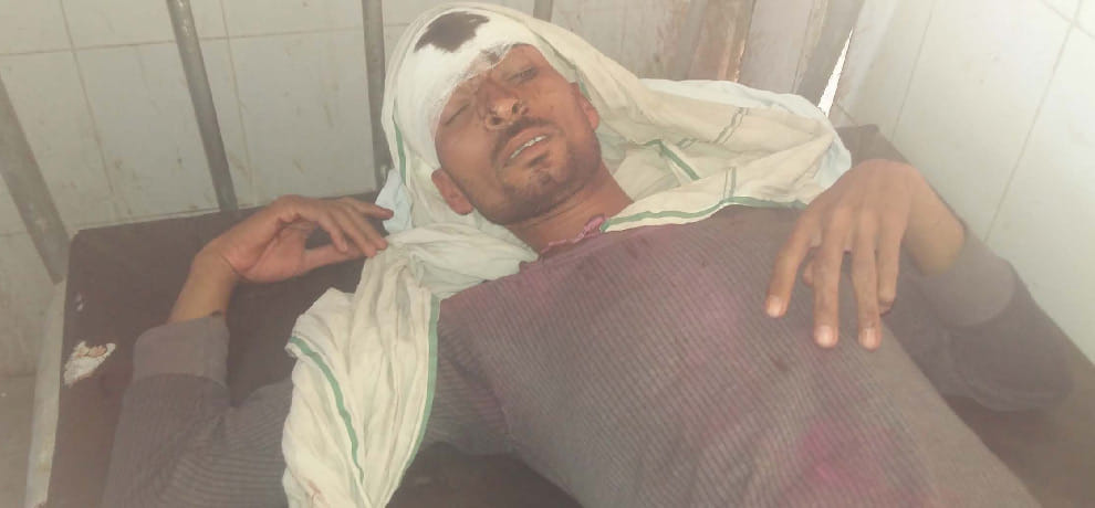 dispute on applying colour on holi in gurgaon six injured 