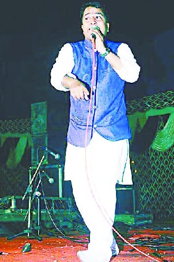 Folk singer Khala