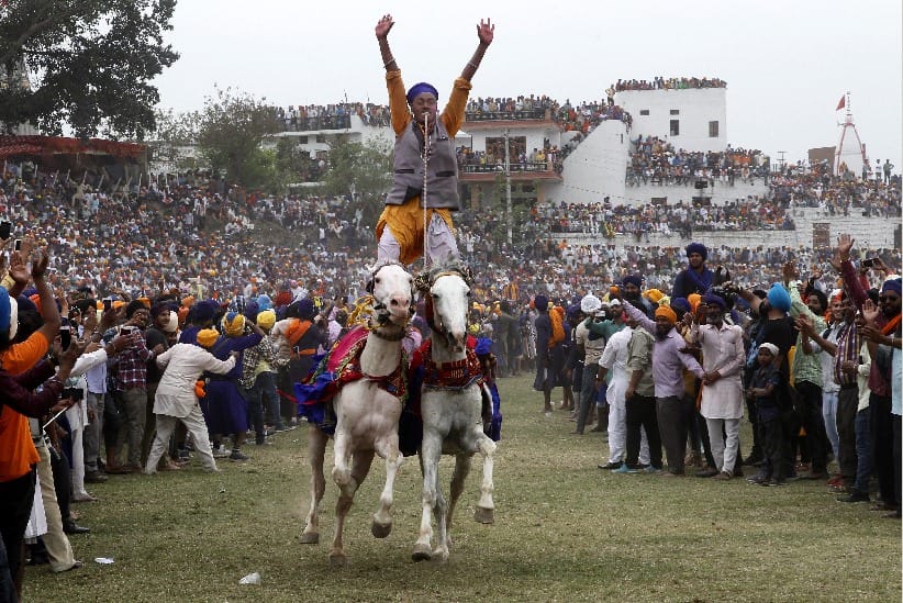 nihang sikhs shown amazing stunts in Hola Mohalla