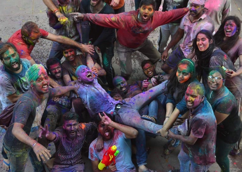holi celebration at panjab university campus