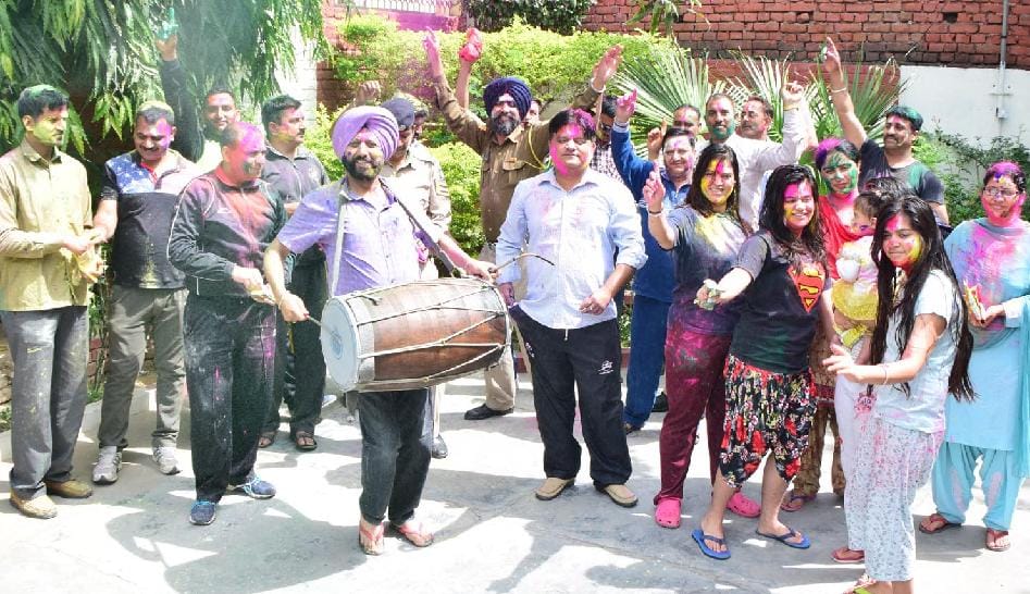 Holi festival celeberated in UNA
