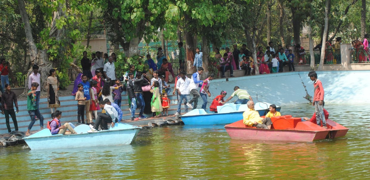  People in lucknow zoo.