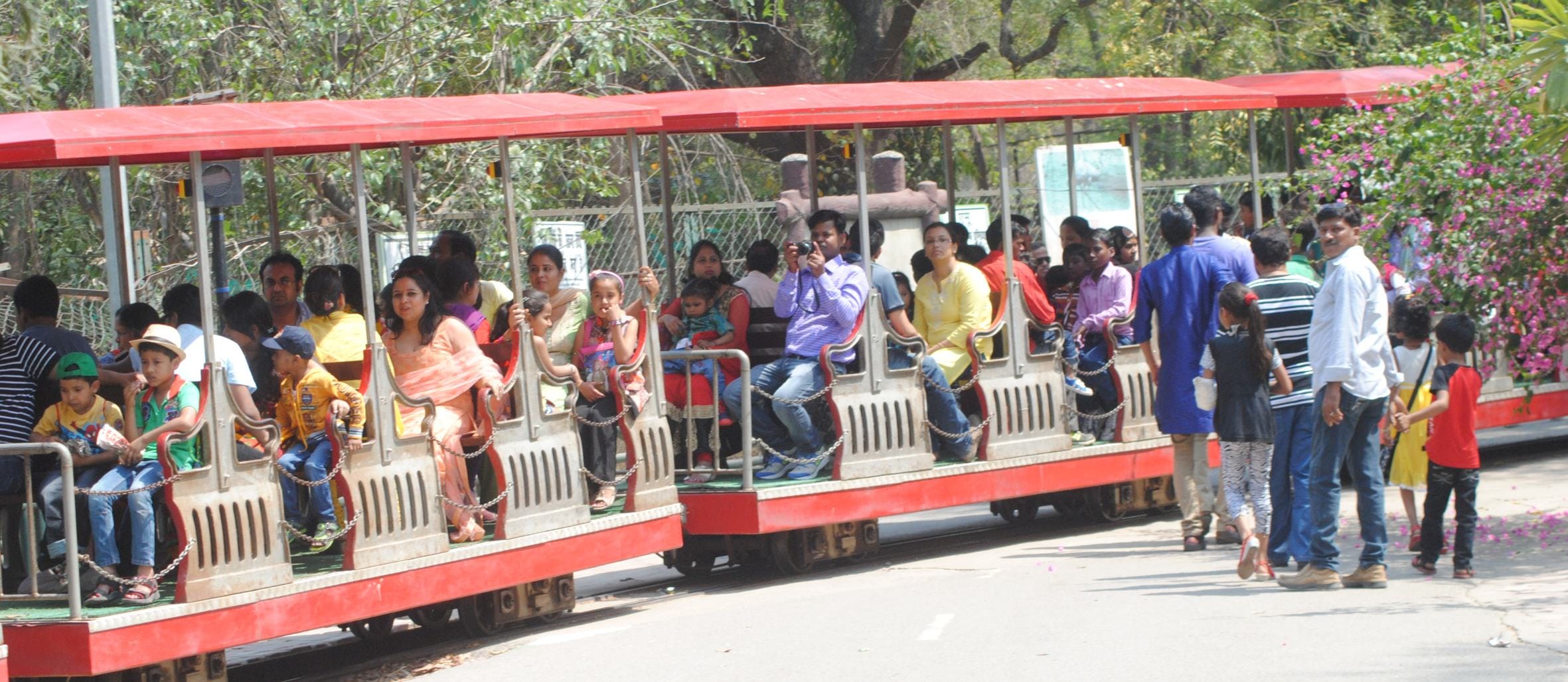  People in lucknow zoo.