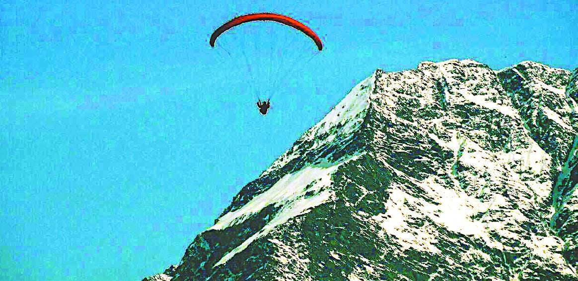 Paragliding from top to Klia Blati