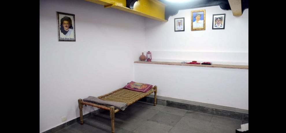 delhi university vice regal lodge have that cell where bhagat singh was kept before hanging