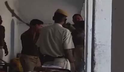 UP cops thrash suspected thief brutally inside police station