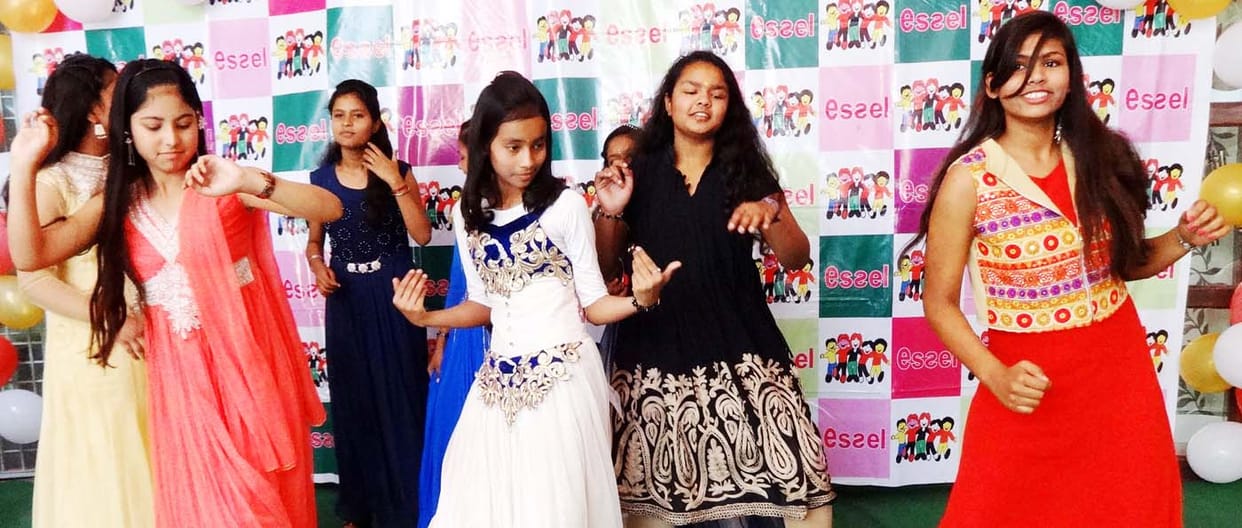 Farewell party for children in the dance boom