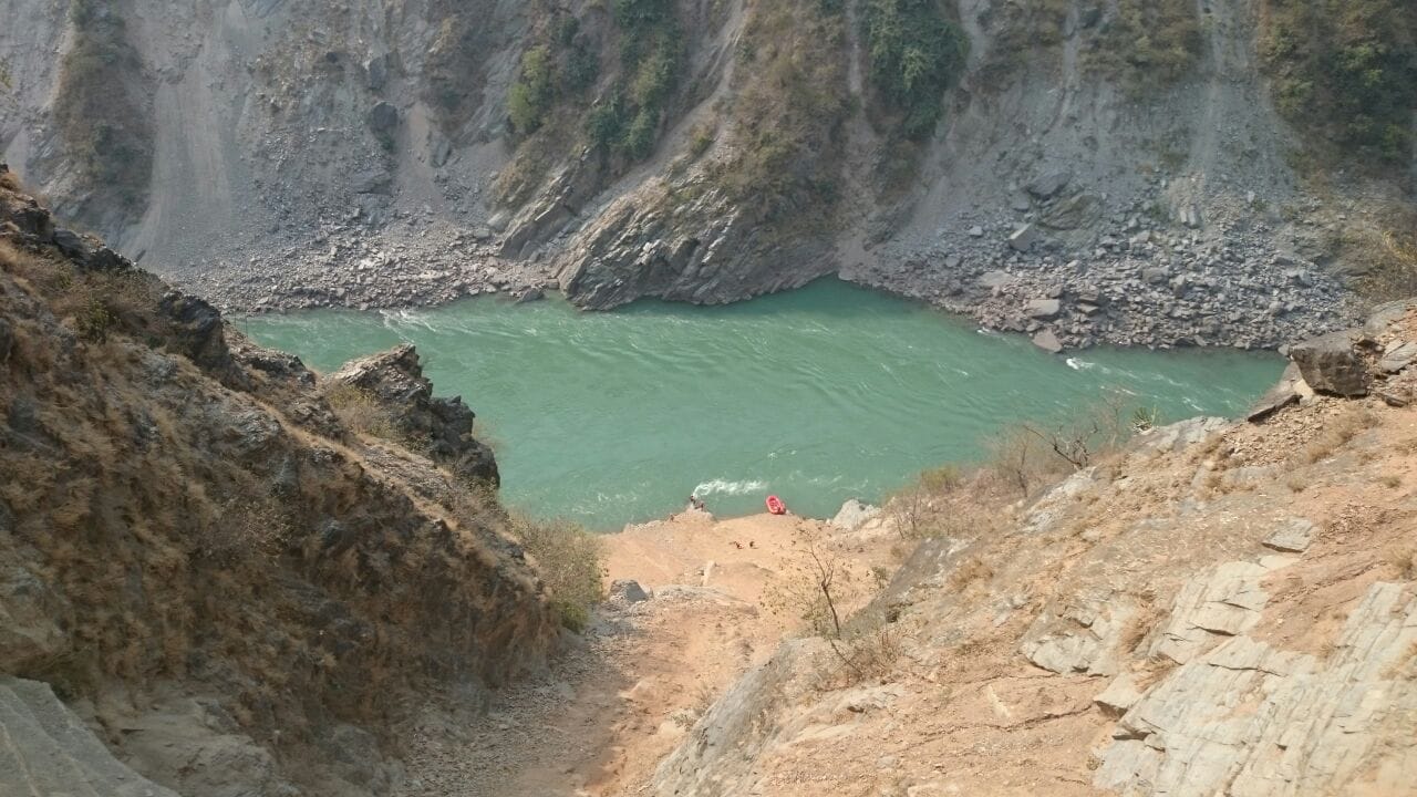  SDRF car falls into river, one death, three missing.