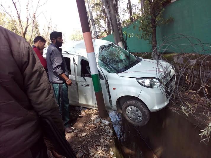 One person killed in a road accident, four injured in Poonch