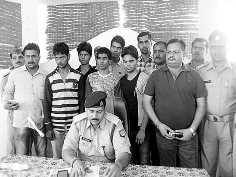 Arrested five members of vehicle theft
