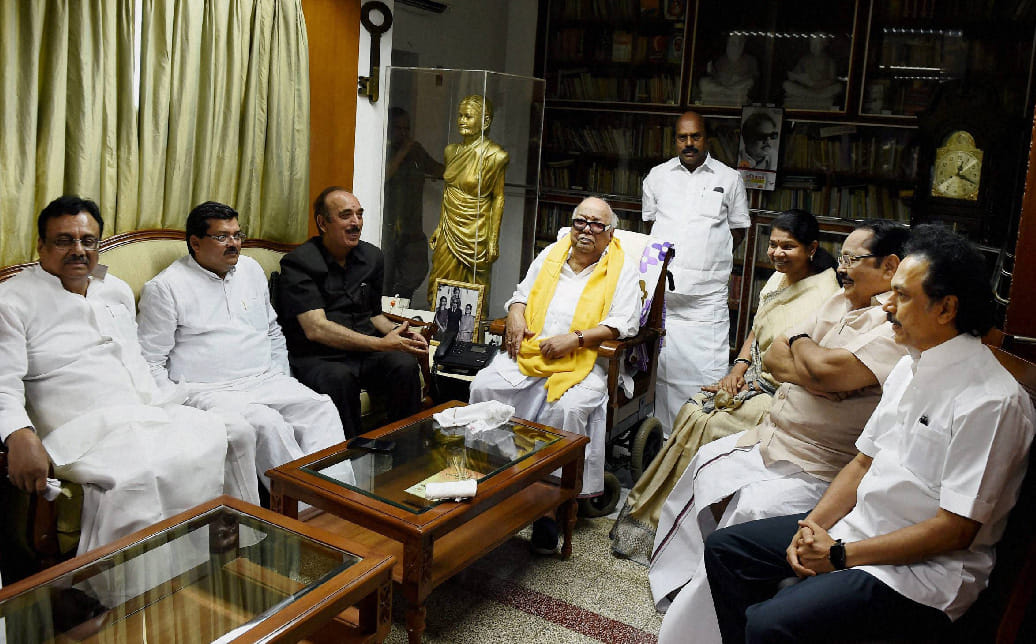indian national congress and dmk starts talk on seat during elections in tamilnadu