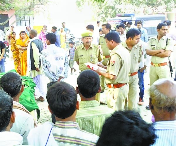  A woman set fired for gold in bahraich.