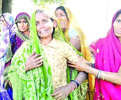  A woman set fired for gold in bahraich.